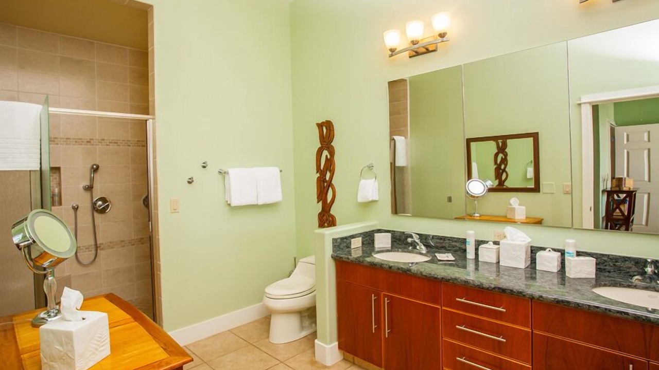 Photo of Bathroom in Halama Street