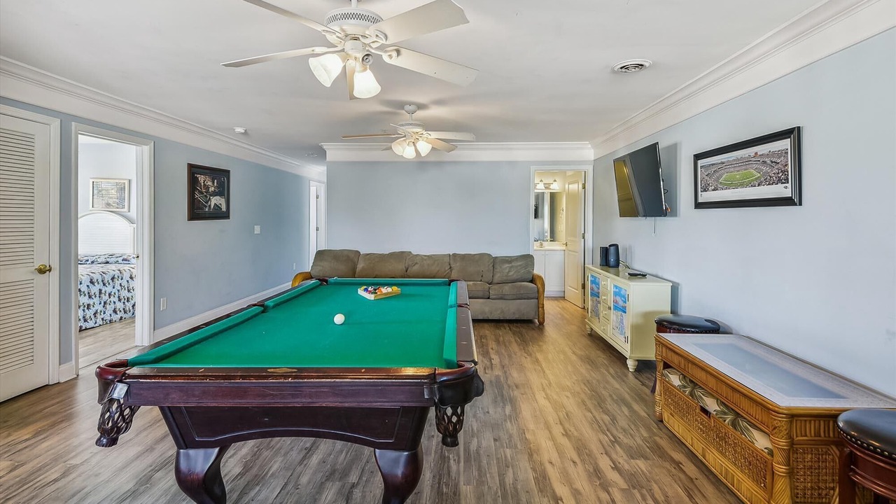 Photo of Livingroom in Crescent Beach