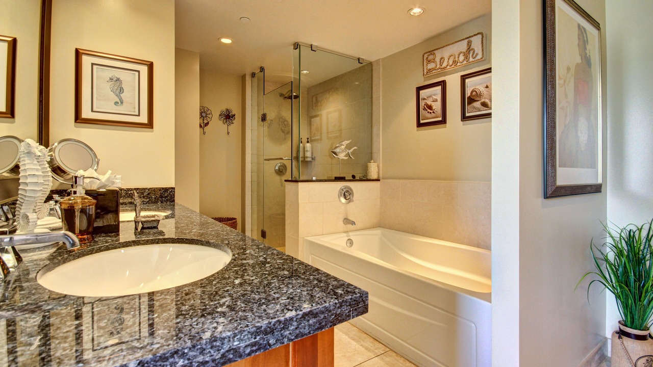 Photo of Bathroom in Honokowai