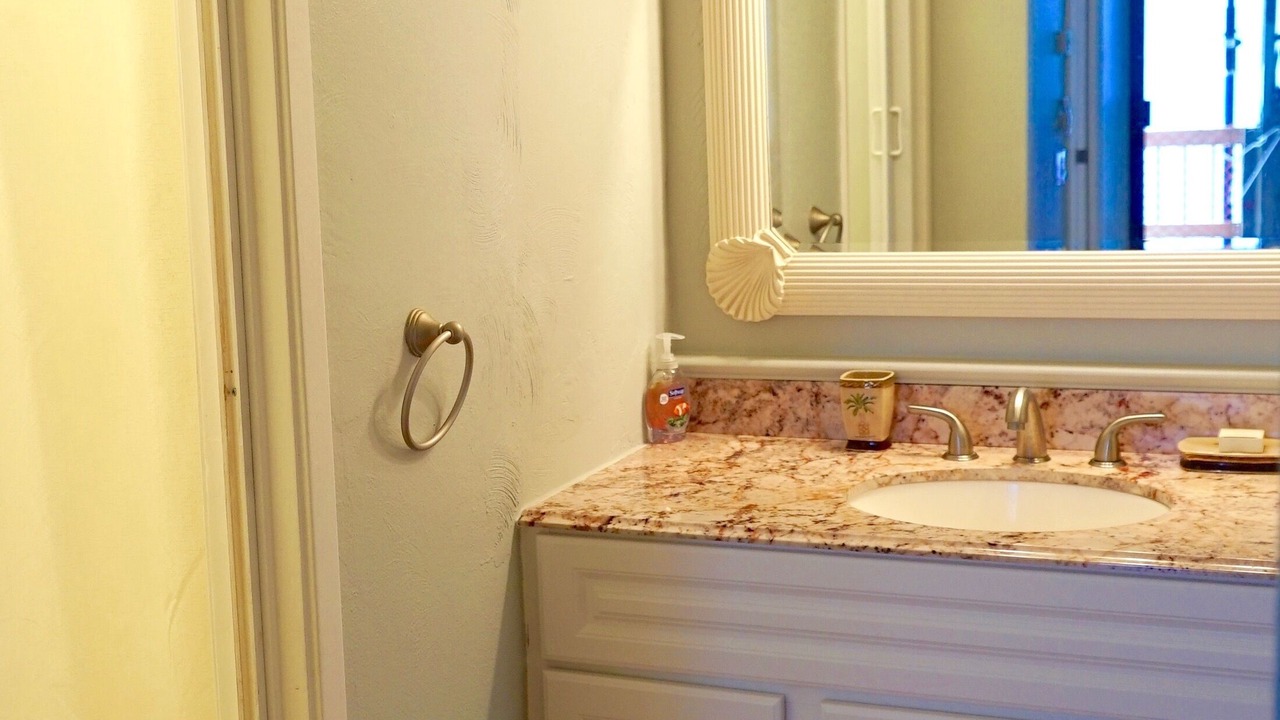 Photo of Bathroom in Makaha