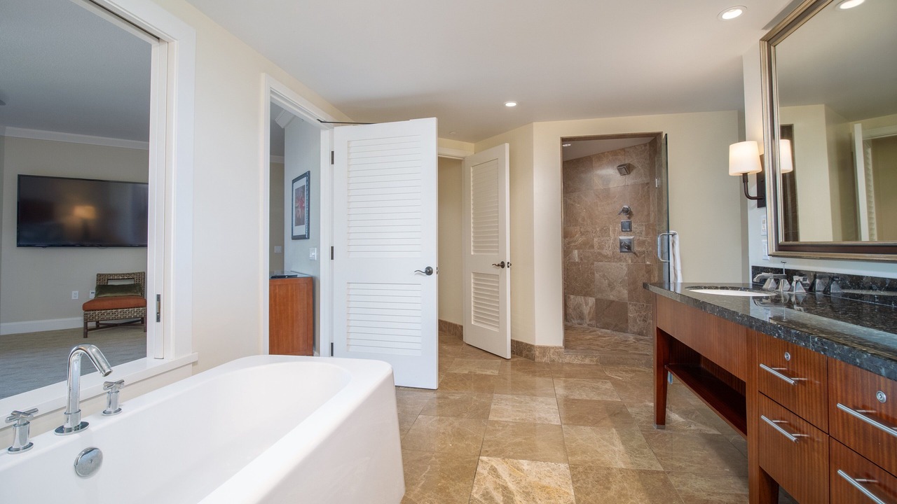 Photo of Bathroom in Lahaina
