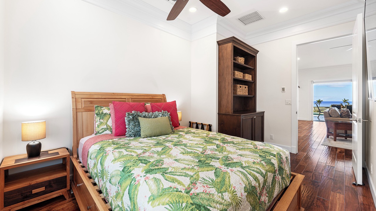 Photo of Bedroom in Kahaluu Bay
