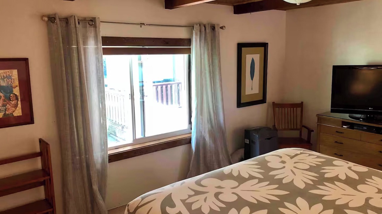 Photo of Bedroom in Haiku