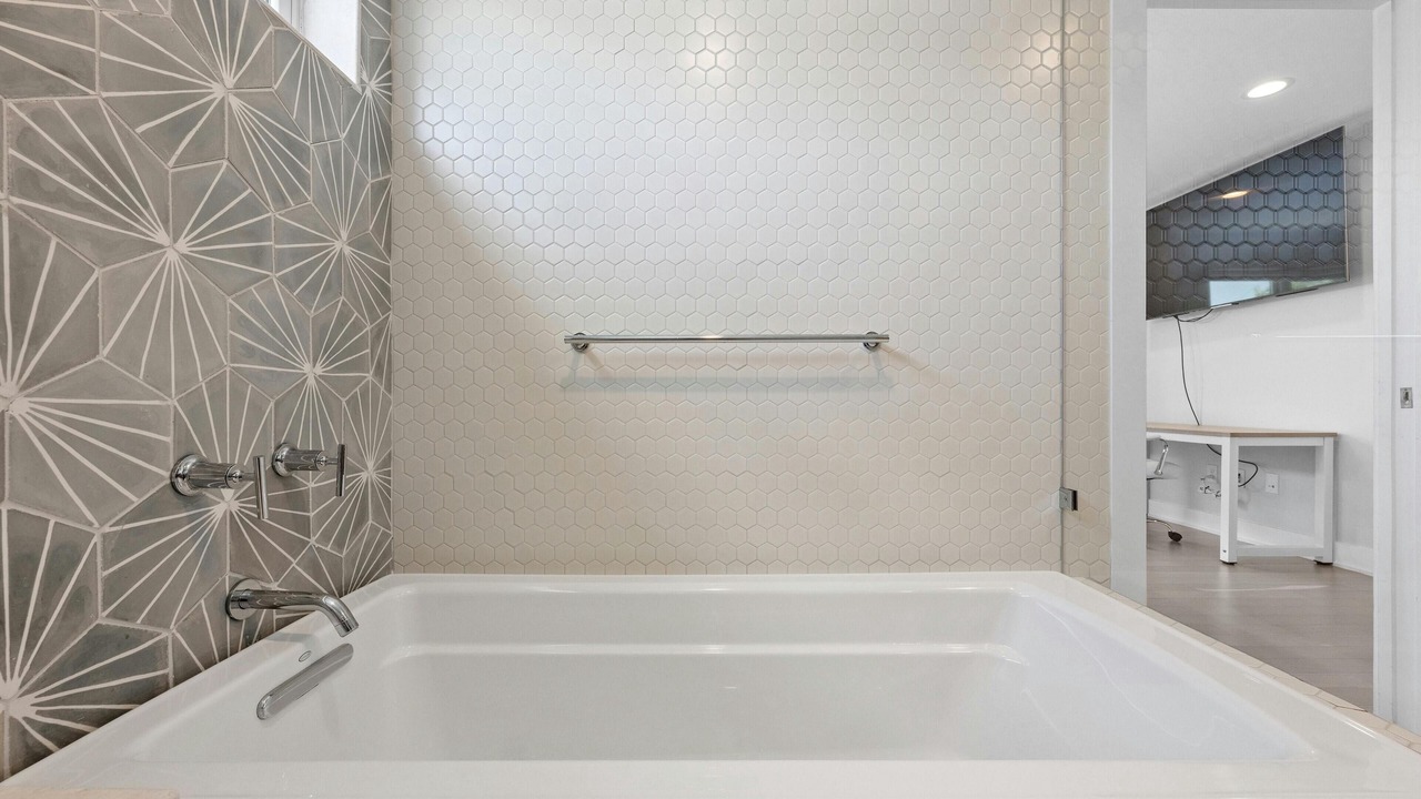 Photo of Bathroom in Blackshear-Prospect Hill