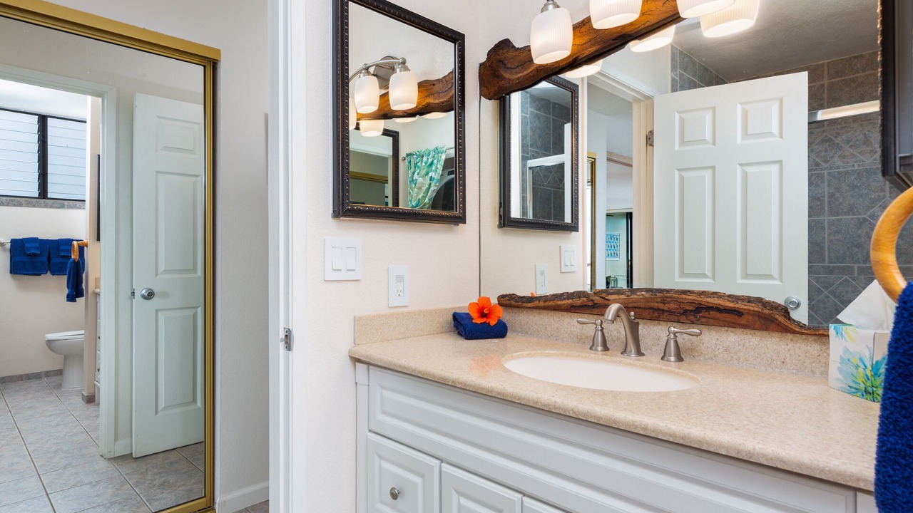 Photo of Bathroom in Kahaluu Bay