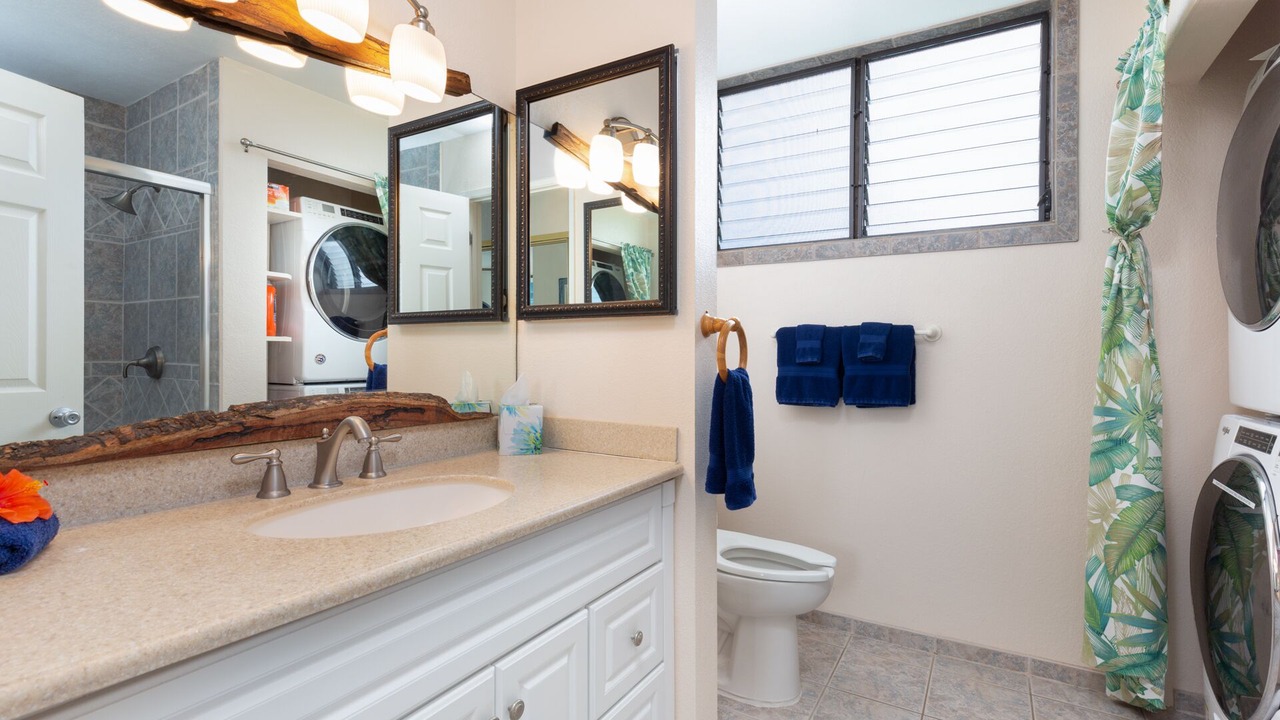 Photo of Bathroom in Kahaluu Bay