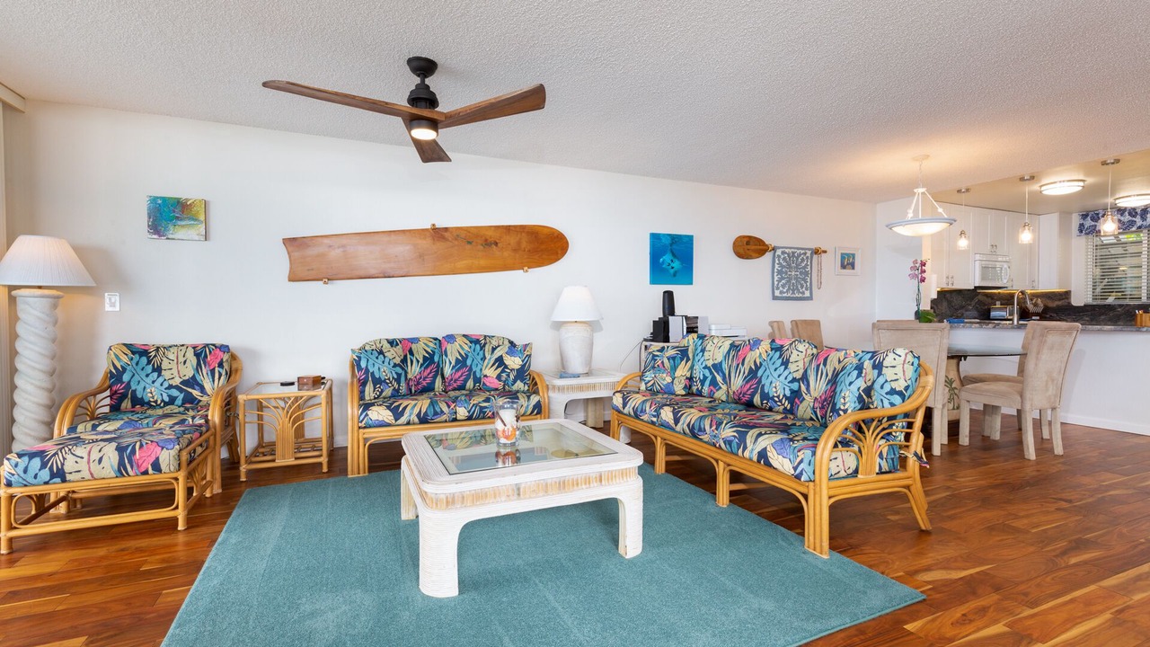 Photo of Livingroom in Kahaluu Bay