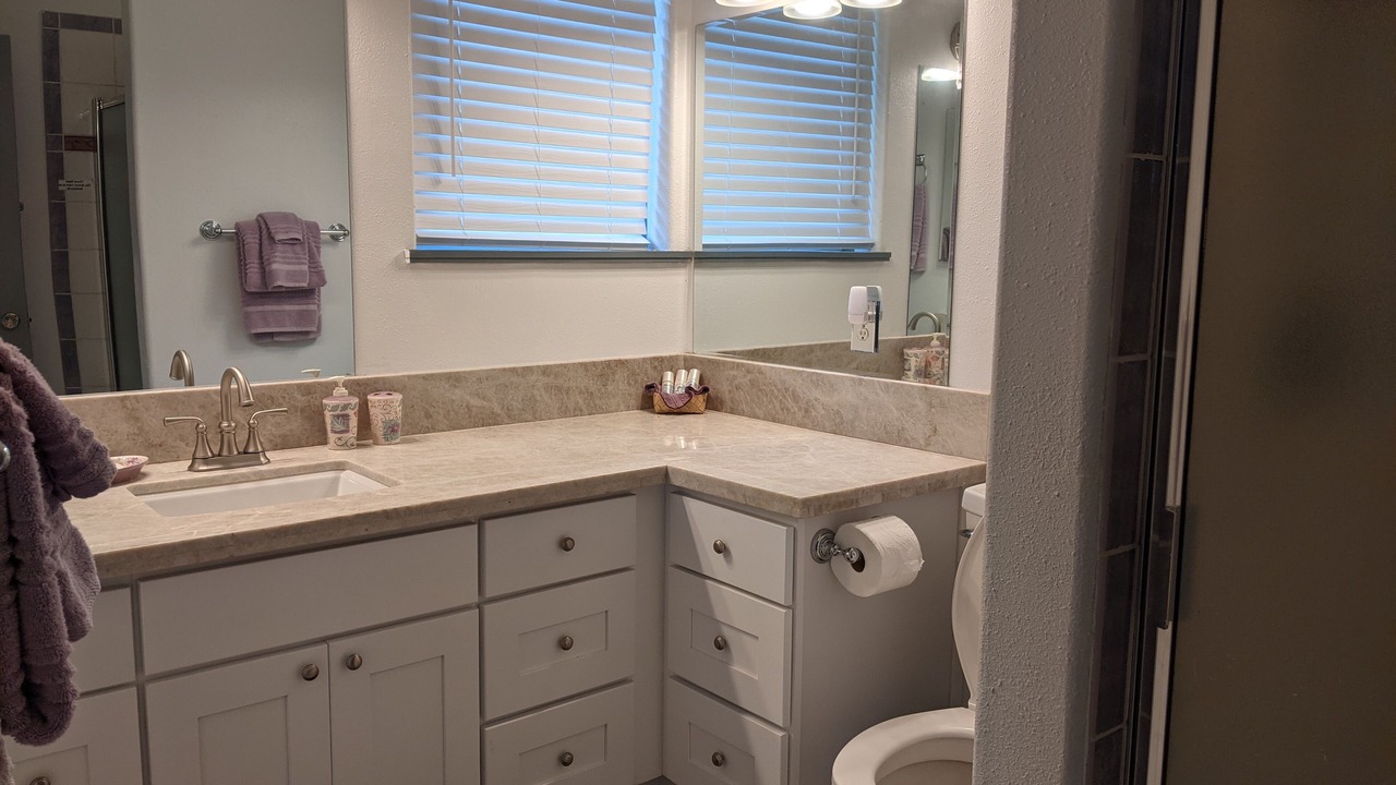 Photo of Bathroom in Kalaoa