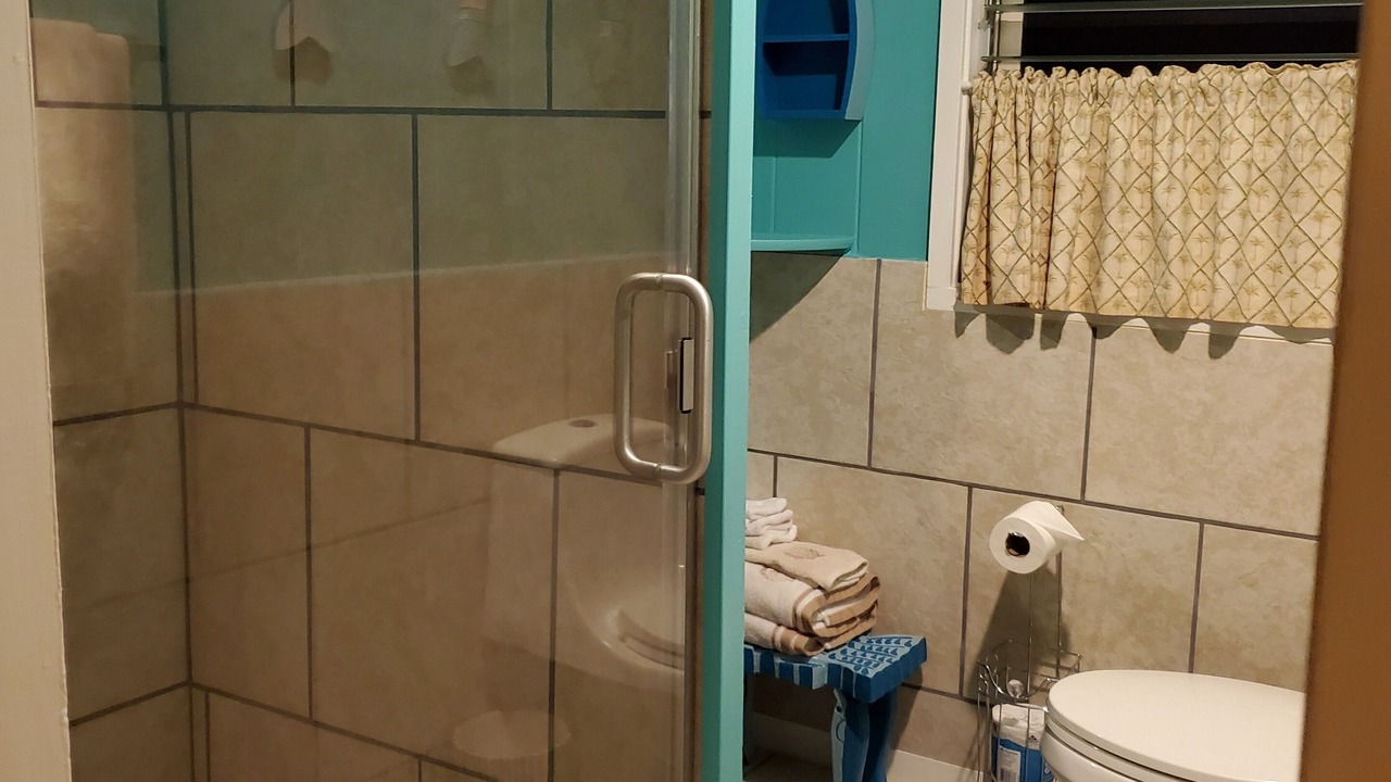 Photo of Bathroom in Kahaluu Bay