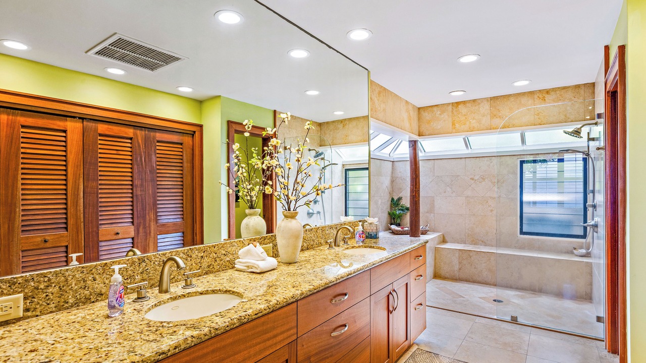 Photo of Bathroom in Napili