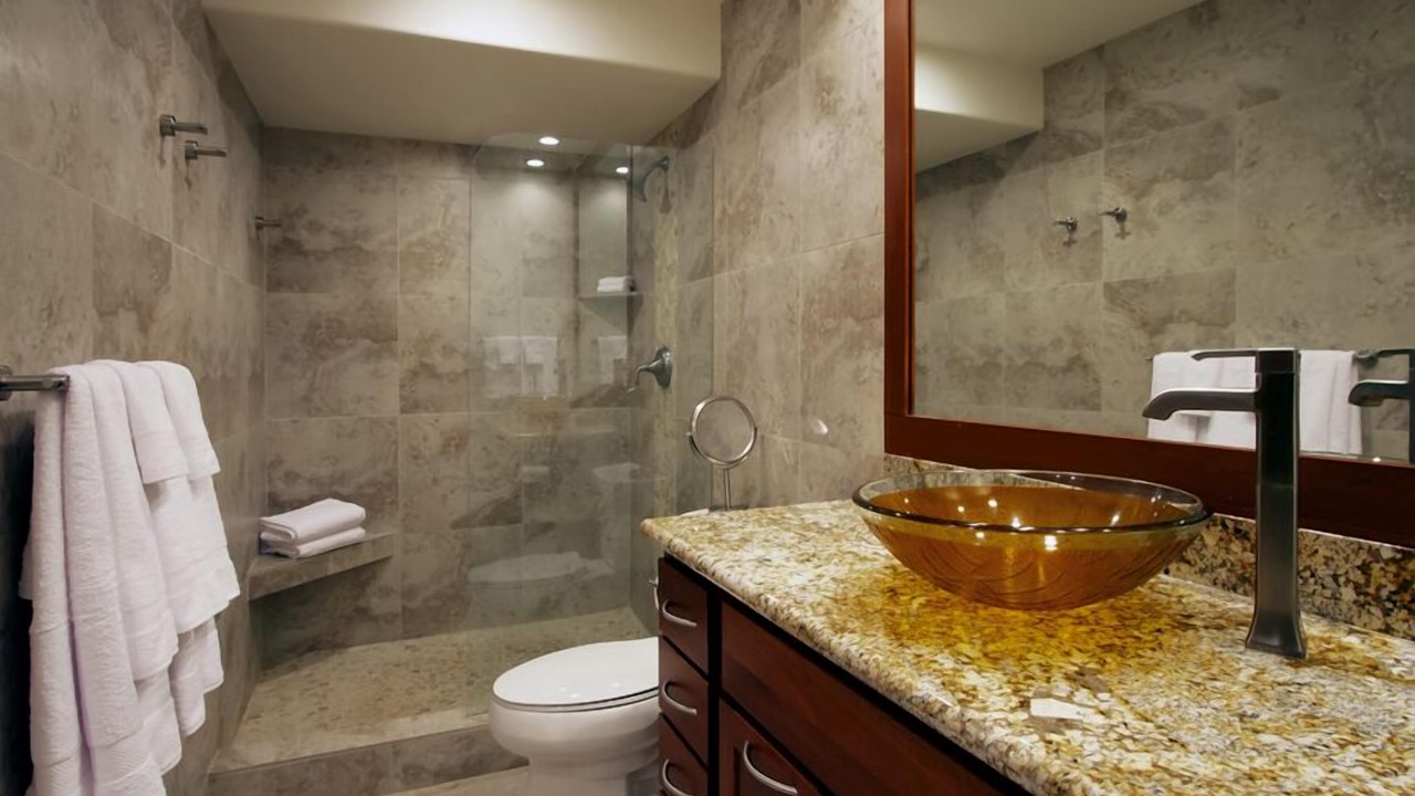 Photo of Bathroom in Kaanapali
