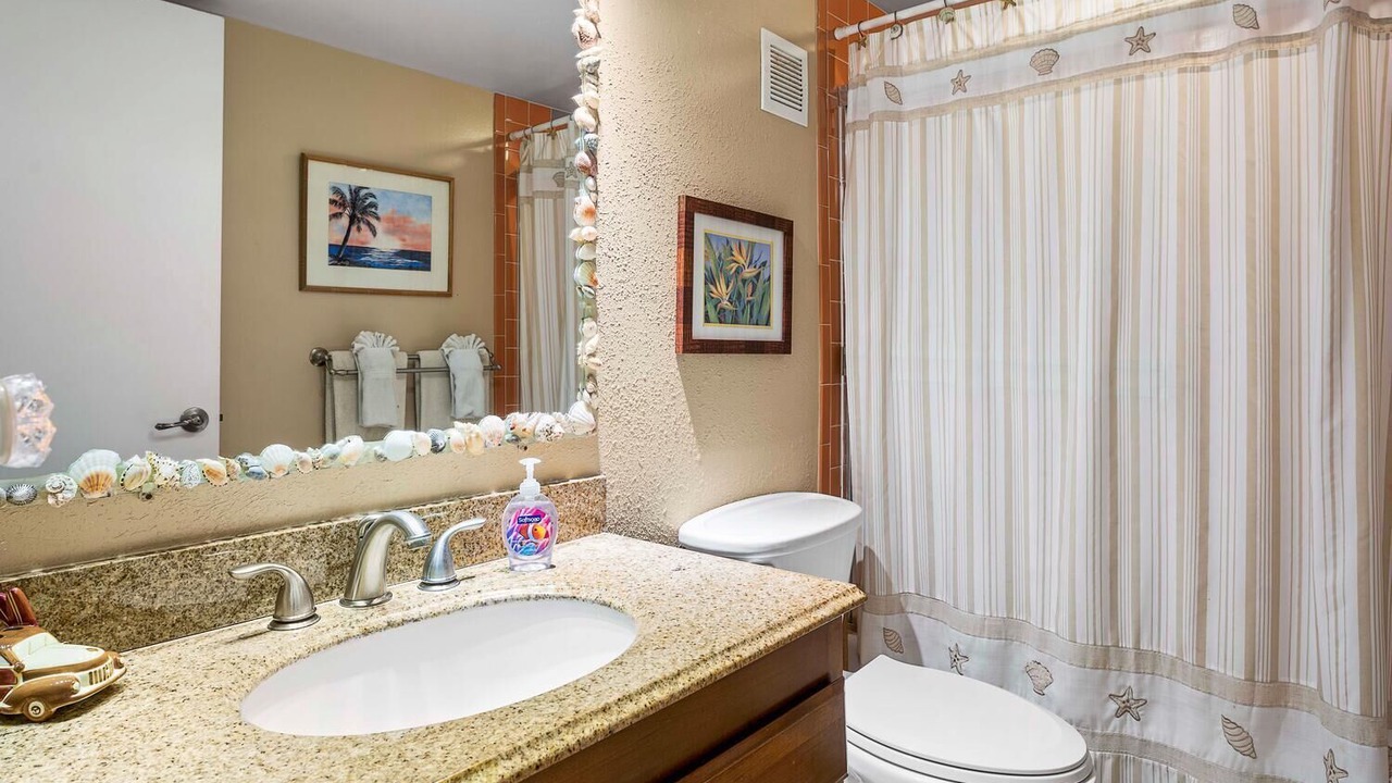 Photo of Bathroom in Kahaluu Bay
