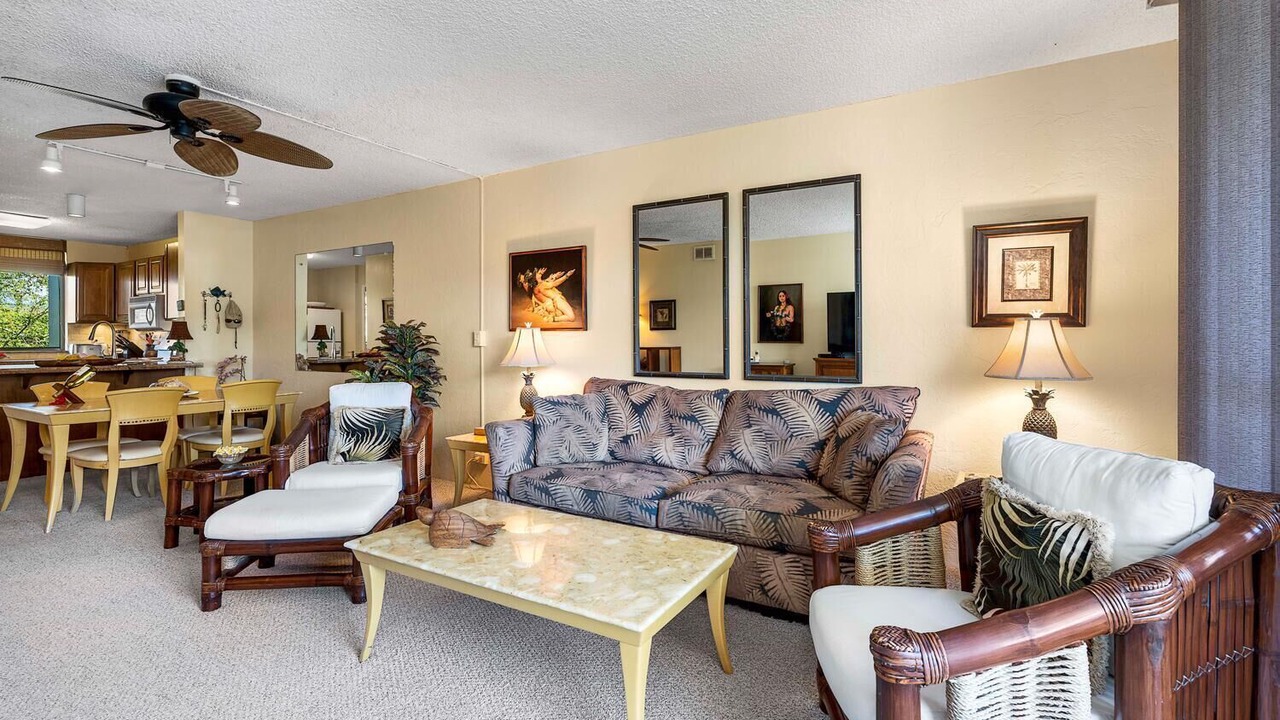 Photo of Livingroom in Kahaluu Bay