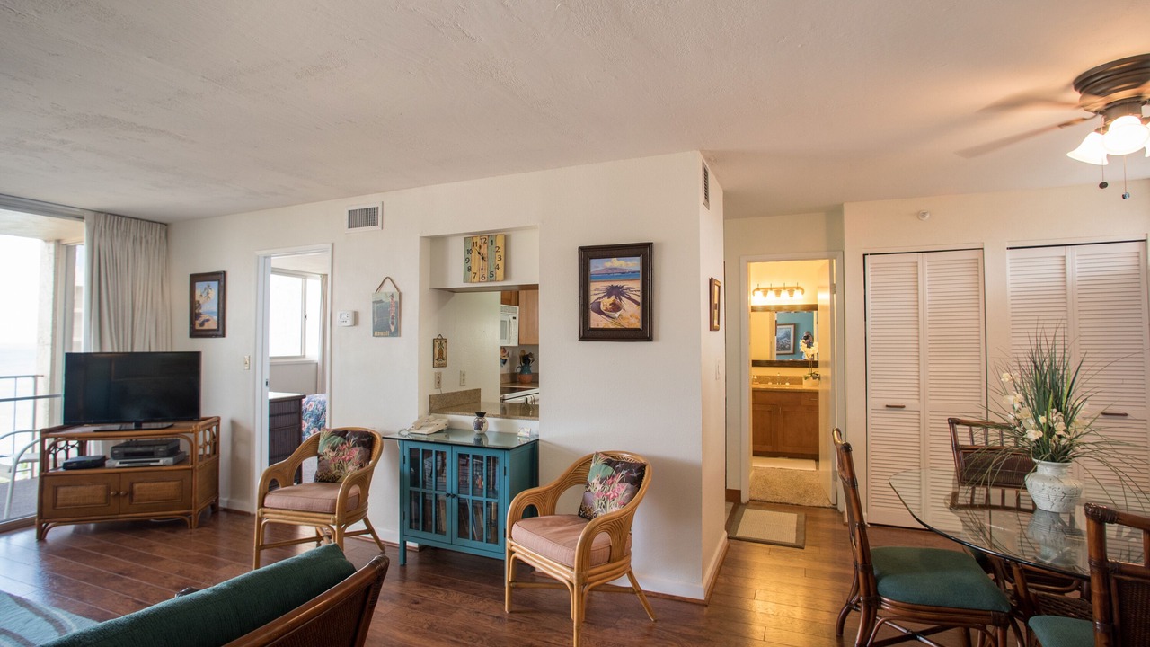 Photo of Livingroom in Kahana