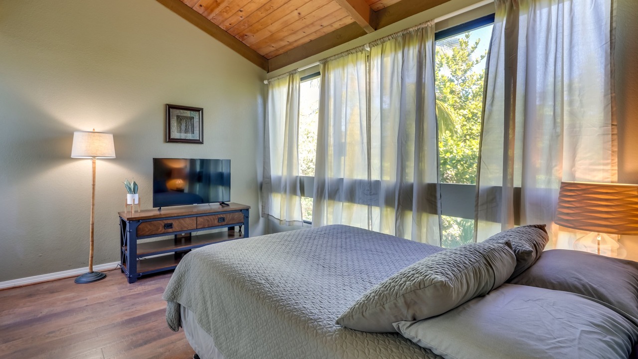 Photo of Bedroom in Historic Kailua Village