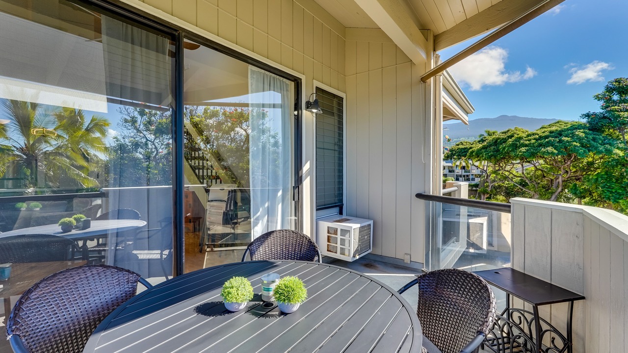 Photo of Patio Balcony in Historic Kailua Village