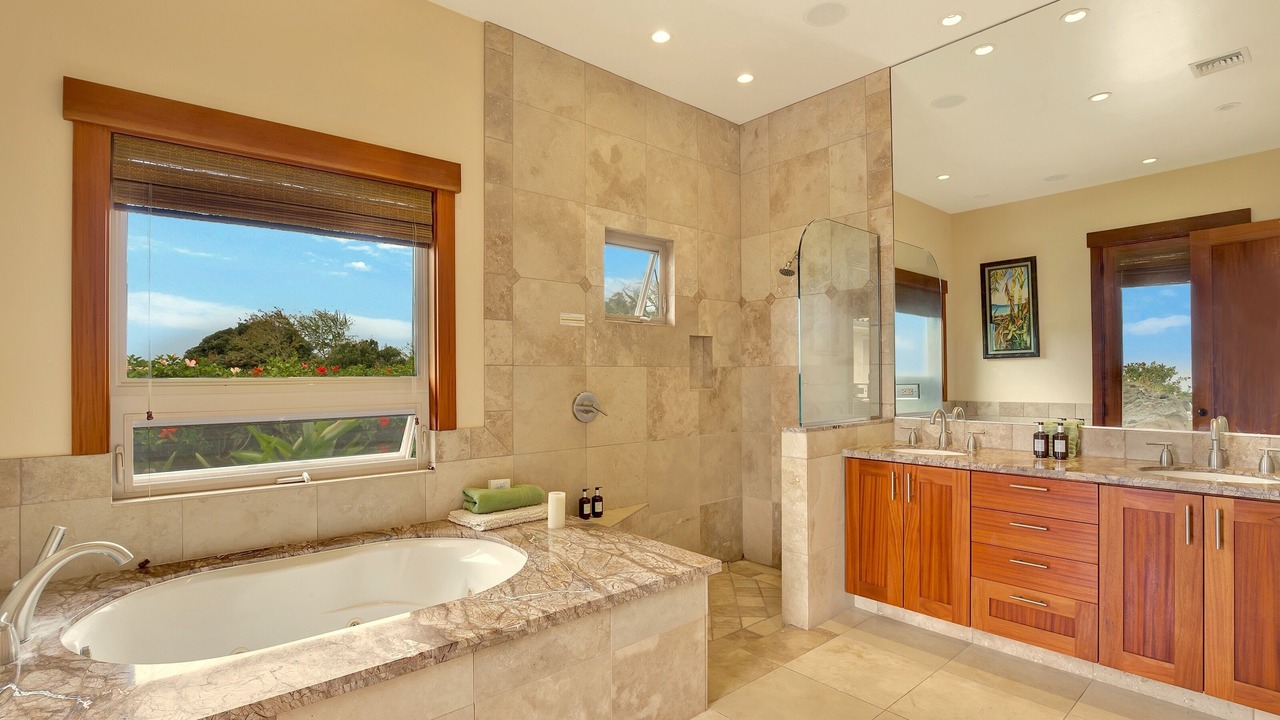 Photo of Bathroom in Historic Kailua Village
