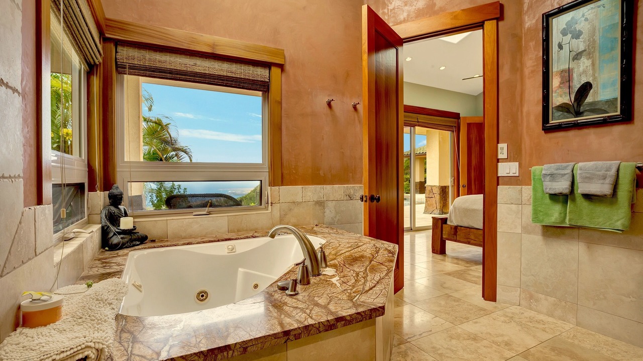 Photo of Bathroom in Historic Kailua Village