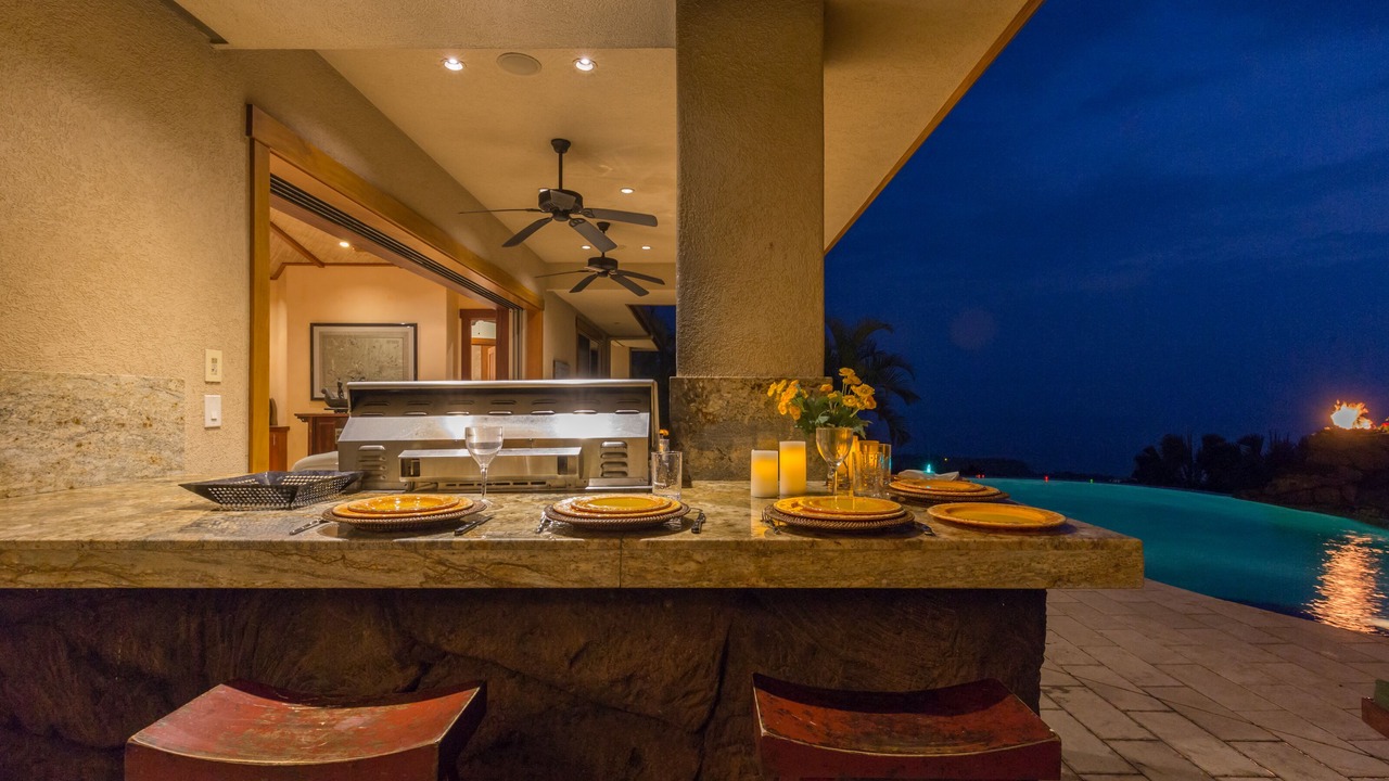 Photo of Patio Balcony in Historic Kailua Village
