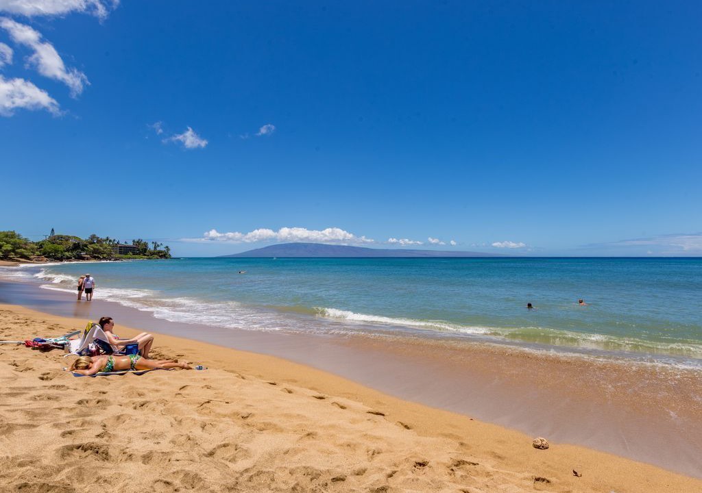 Photo of Others in Kahana
