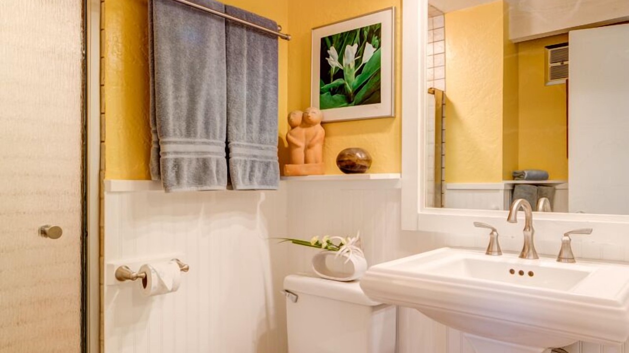 Photo of Bathroom in Mokuleia