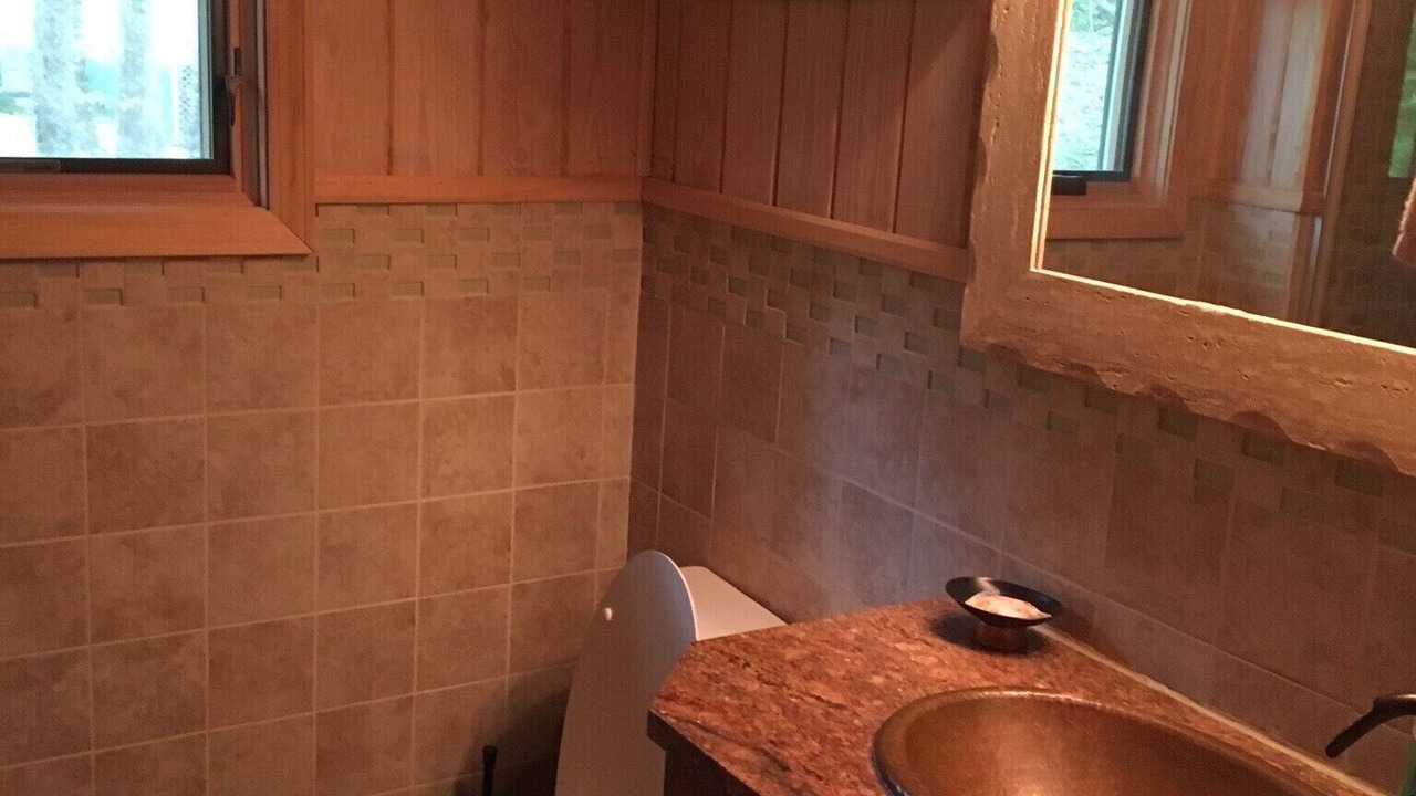 Photo of Bathroom in Mountain Rest