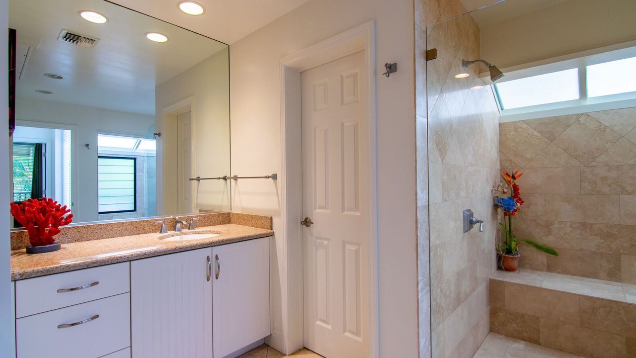 Photo of Bathroom in Napili