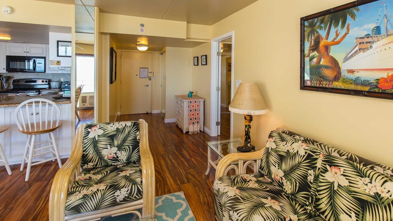 Photo of Livingroom in Waikiki