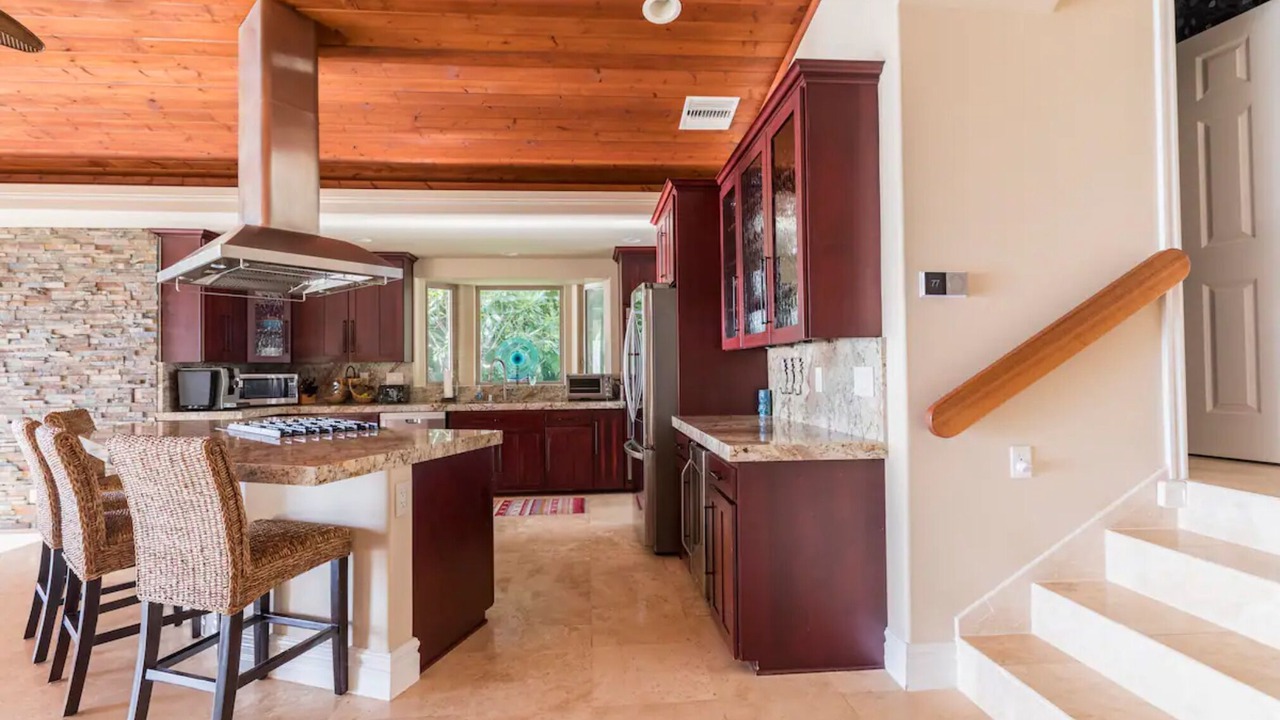 Photo of Kitchen in Kahaluu-Keauhou