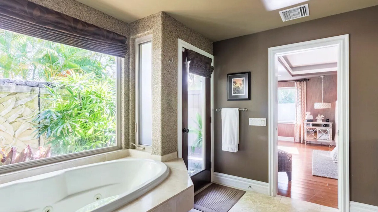 Photo of Bathroom in Kahaluu-Keauhou