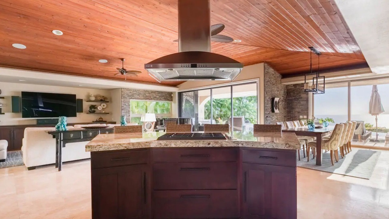Photo of Kitchen in Kahaluu-Keauhou
