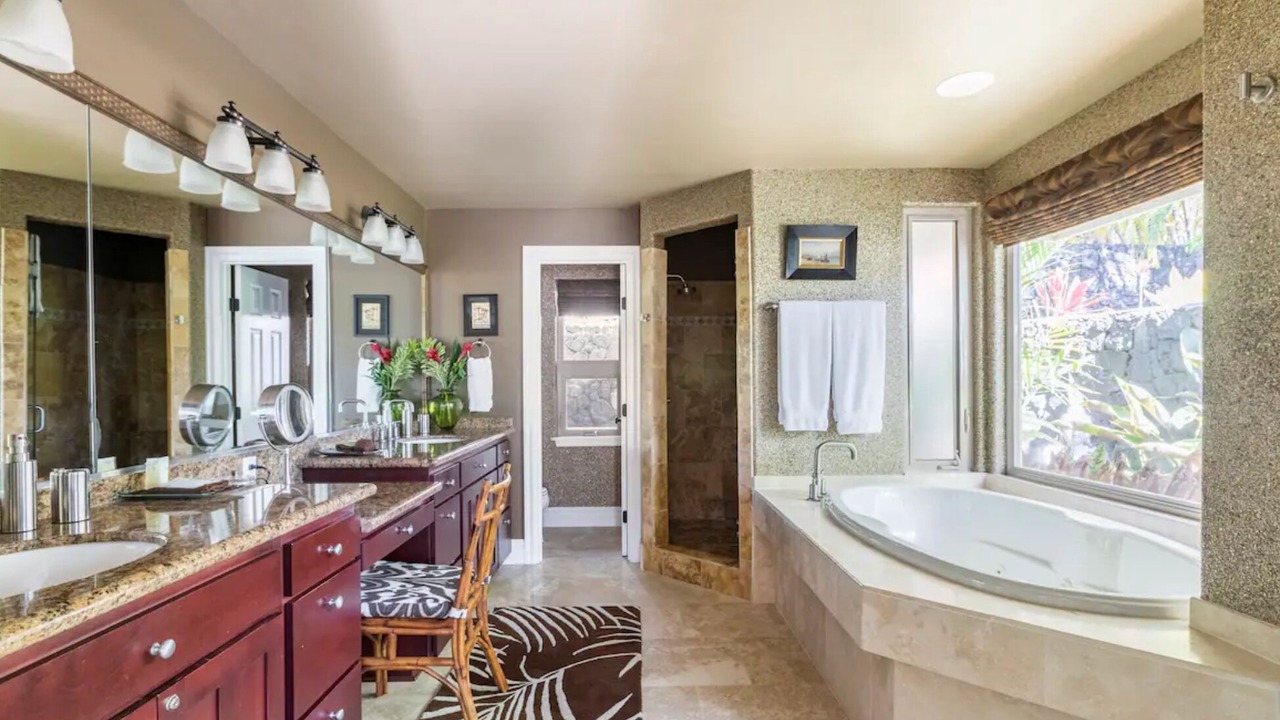 Photo of Bathroom in Kahaluu-Keauhou