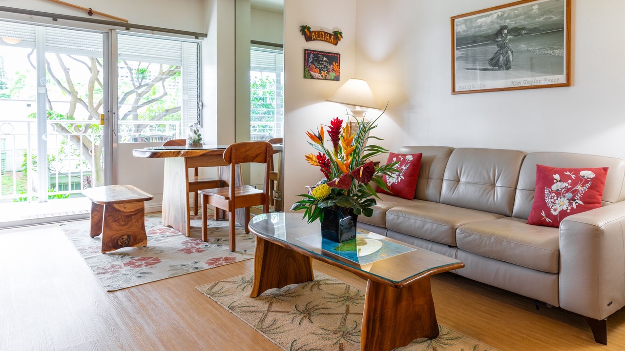 Photo of Livingroom in Waikiki