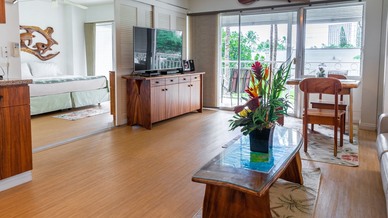 Photo of Livingroom in Waikiki