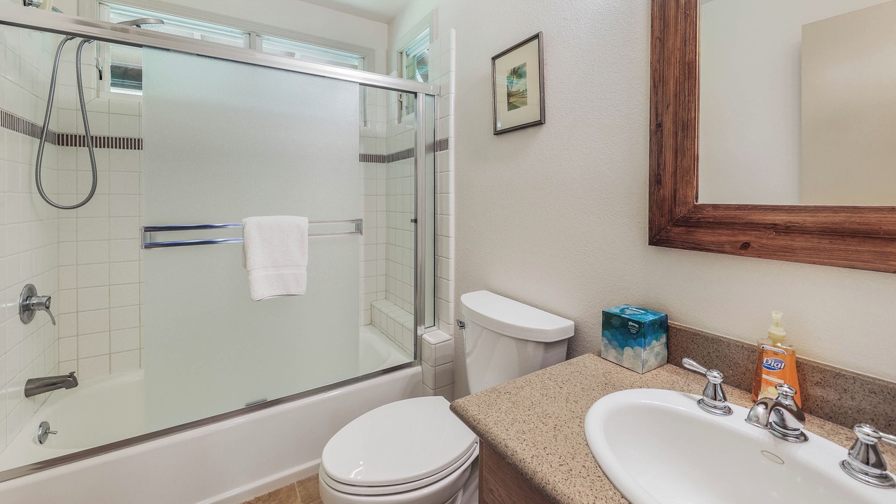 Photo of Bathroom in Wainiha