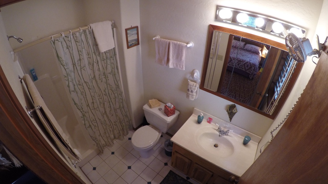 Photo of Bathroom in Kona Paradise