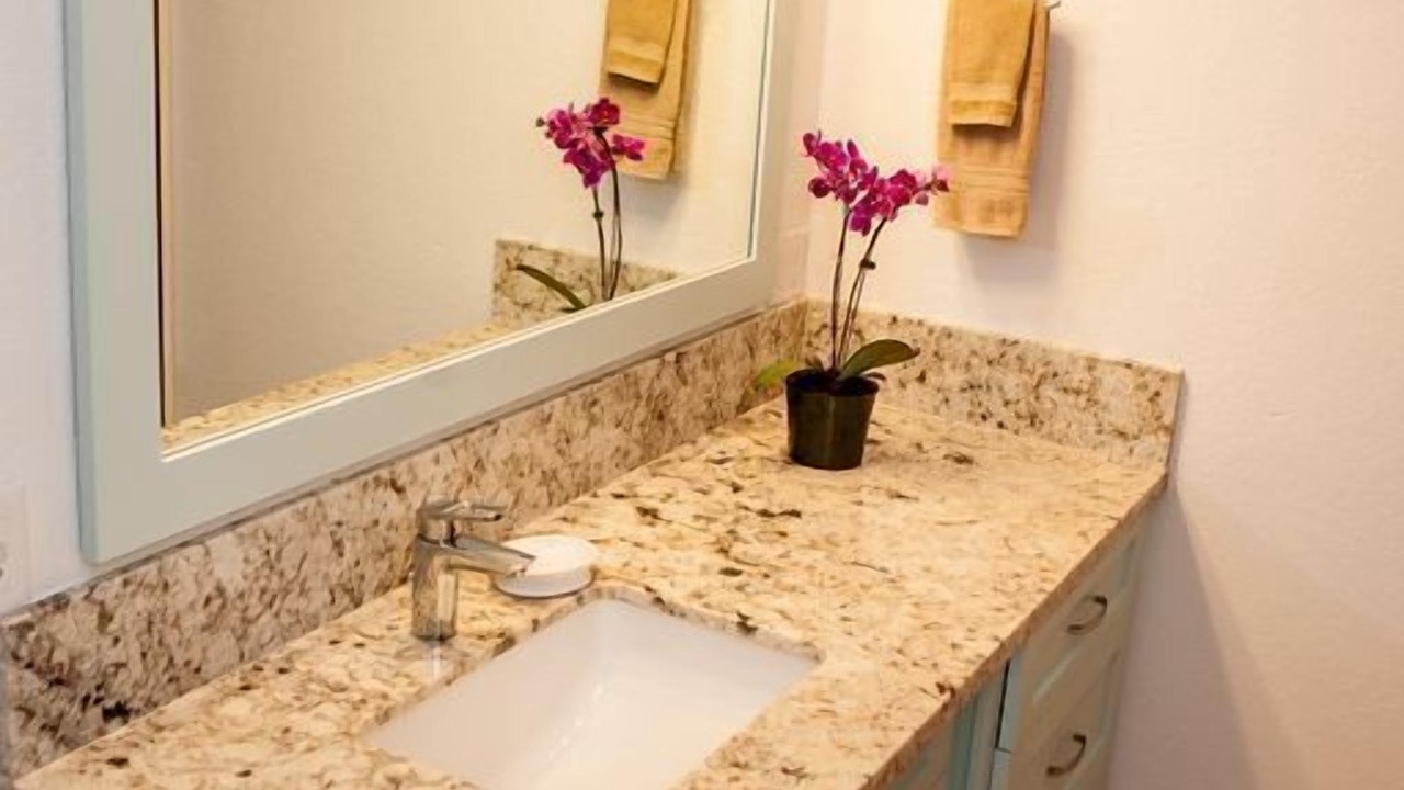 Photo of Bathroom in Kahaluu Bay