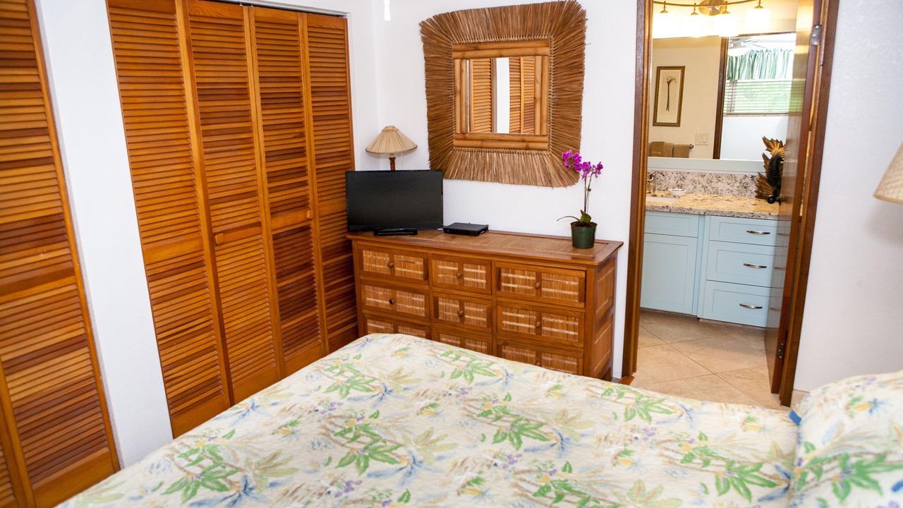 Photo of Bathroom in Kahaluu Bay