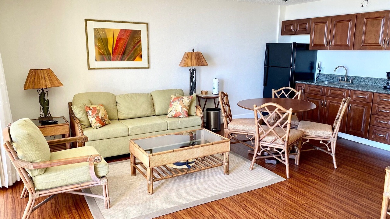Photo of Livingroom in Waikiki