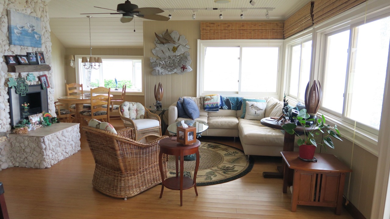 Photo of Livingroom in Waialua