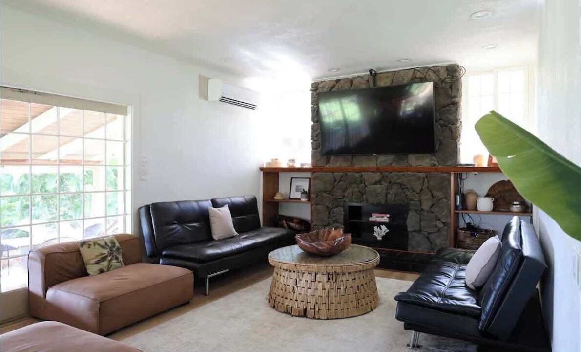 Photo of Livingroom in Ka'a'awa