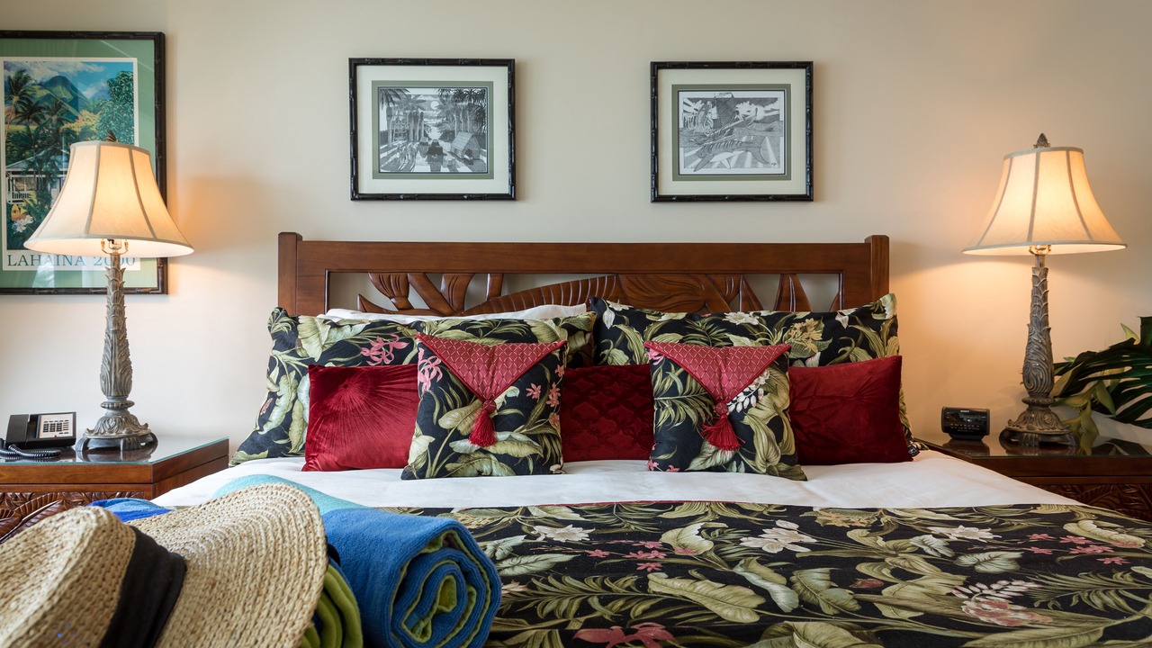 Photo of Bedroom in Historic Lahaina Front Street