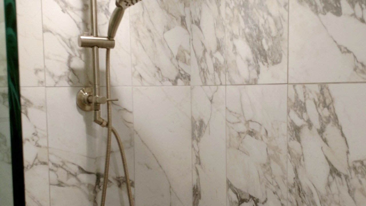 Photo of Bathroom in Historic Lahaina Front Street