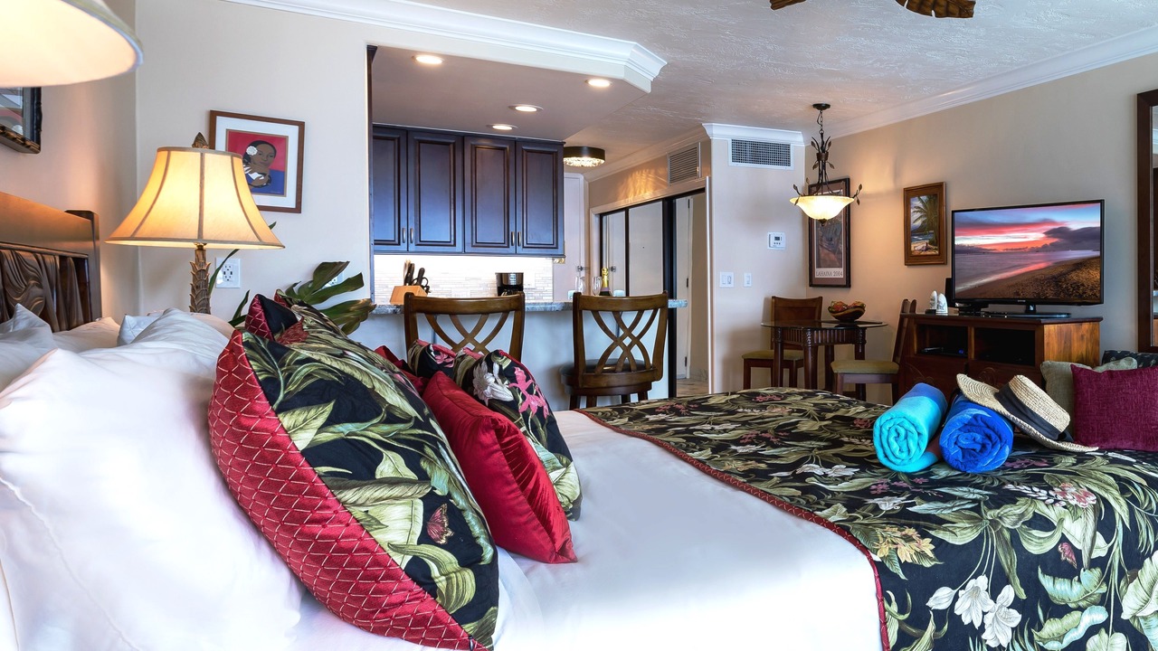 Photo of Bedroom in Historic Lahaina Front Street