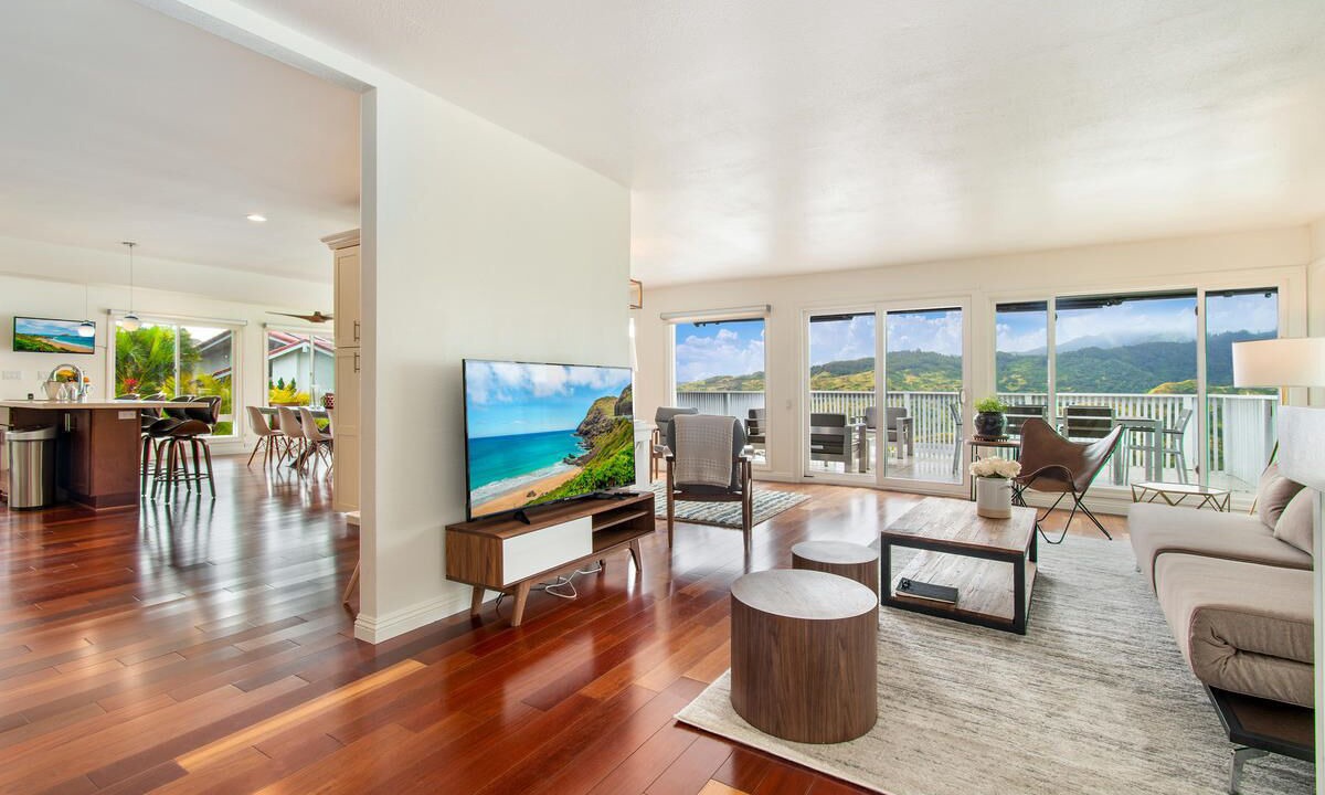 Photo of Livingroom in Hawaii Kai