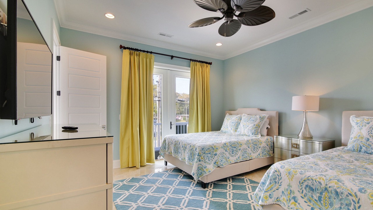 Photo of Bedroom in Crescent Beach