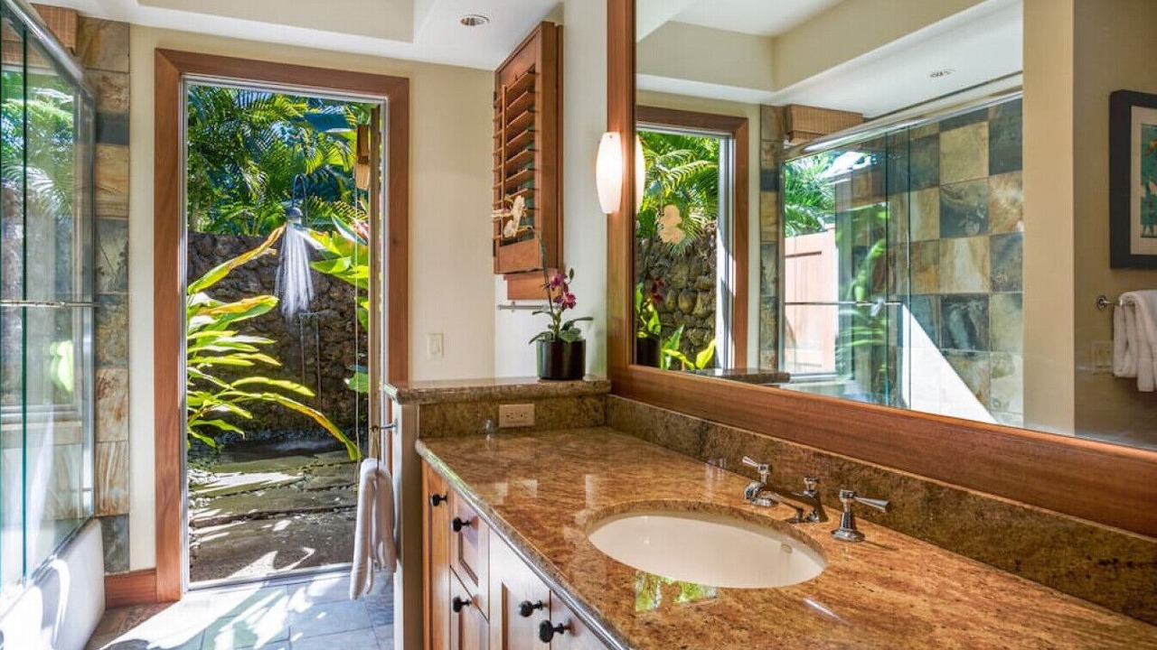 Photo of Bathroom in Kaupulehu