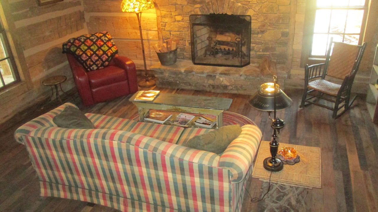 Photo of Livingroom in Weaverville