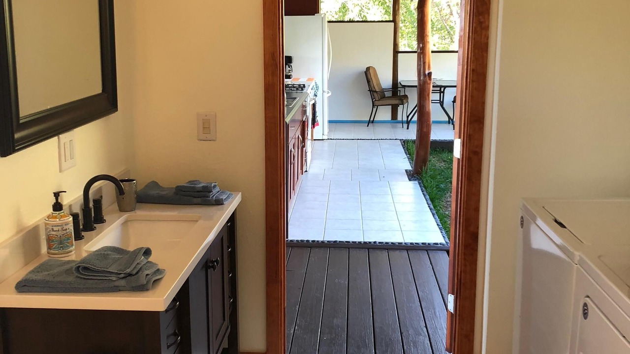 Photo of Bathroom in Honaunau-Napoopoo