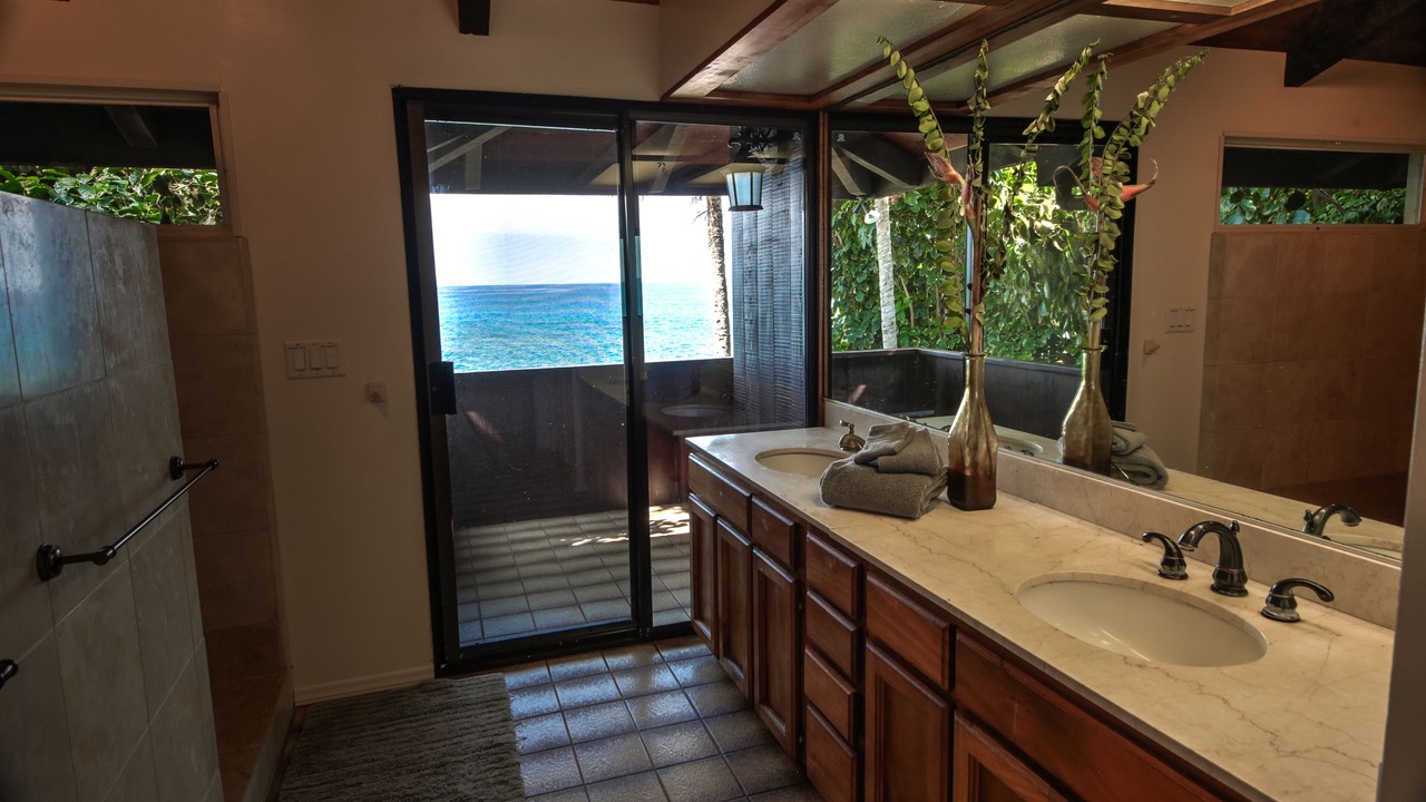 Photo of Bathroom in Honaunau-Napoopoo